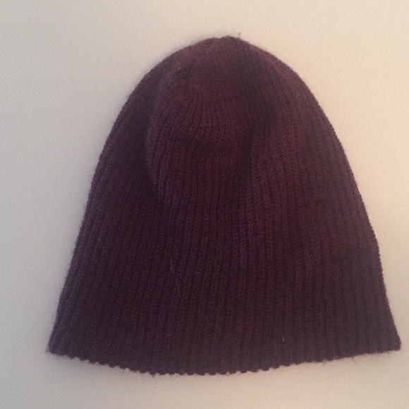 Zara maroon loose fit beanie - Picture 1 of 2